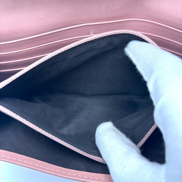 Gucci Pink Leather Wallet with Quilted Design - Picture 12 of 13